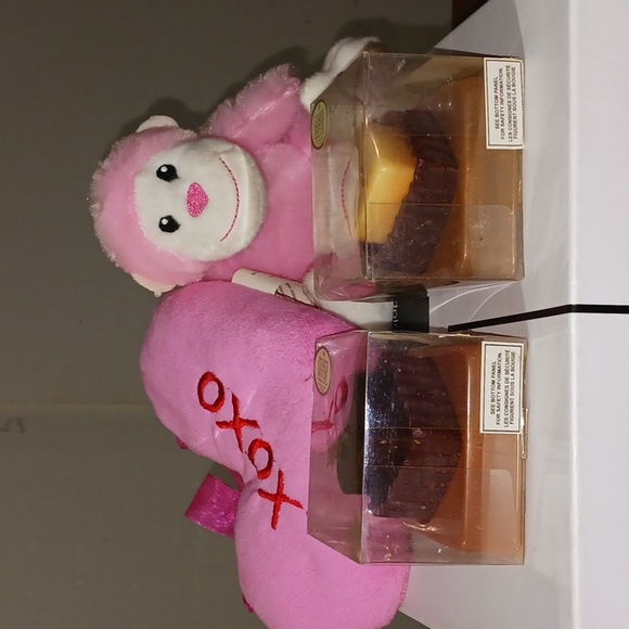 I LOVE YOU package: 2 Chocolate candles, Pink Heart Monkey, Pink XOXO Heart - Picture 5 of 14